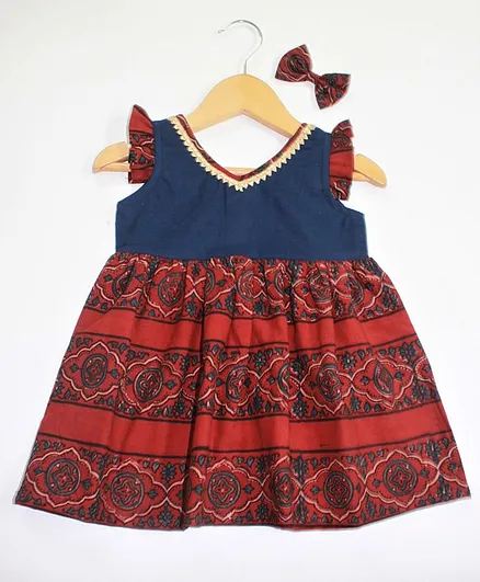 Many frocks & Sleeveless Motif Print Dress With Hair Clips - Maroon