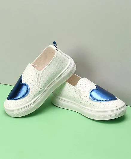Hoppipola Heart Patch Detailing Shoes - Blue & White