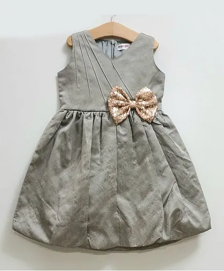 My Pink Closet Bow Applique Sleeveless Balloon Style Dress - Grey