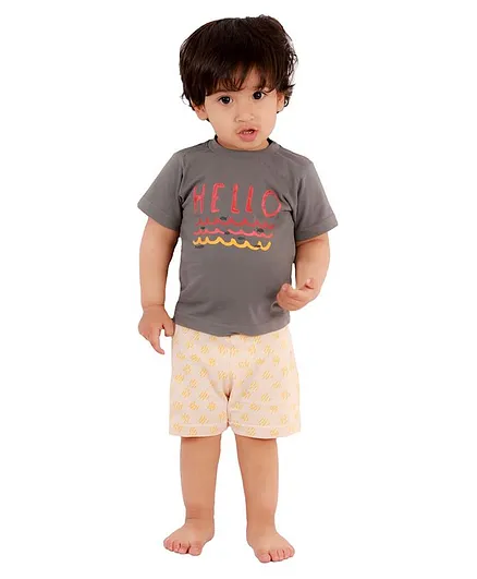 Mumble Jumble Half Sleeves Hello Print T-Shirt With Shorts - Grey