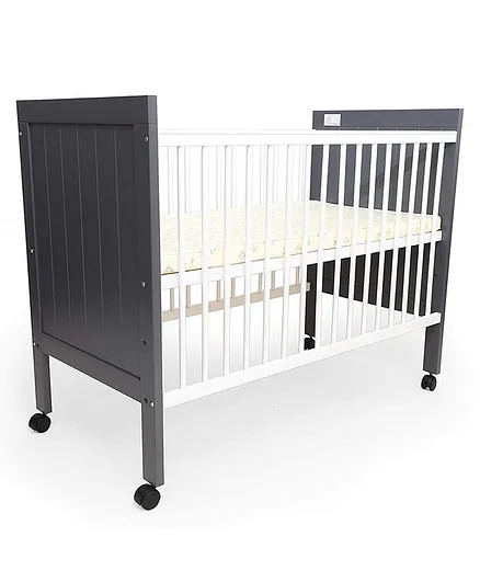 R for Rabbit Baby's Den Wooden Baby Crib - White