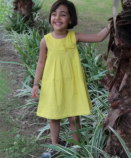 Woonie Sleeveless Bow Embellished Dress - Yellow