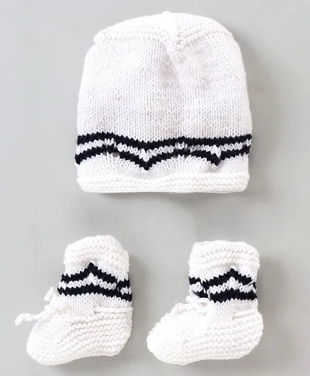 Babyhug Woolen Cap with Mitten White - Diameter 10.5 cm