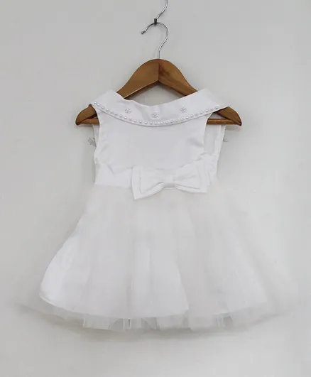 Woonie Sleeveless Pearl Detailing Neckline Dress - White