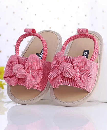 Cute Walk by Babyhug Booties Bow Applique - Pink