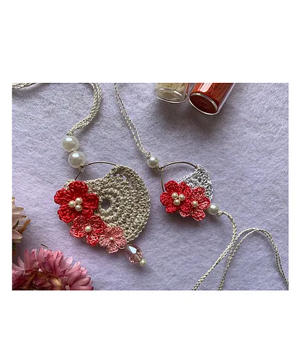 This And That By Vedika Handmade Floral Work Combo Of 2 Rakhi & Lumba - Pink