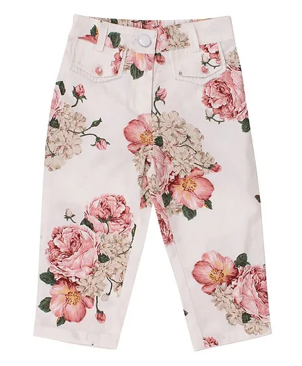 Cutecumber Three Fourth Length Floral Printed Capri - White
