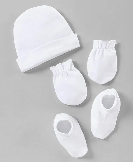 Babyhug 100 % Cotton Cap Mitten & Bootie Set White - Cap Diameter 10.5 cm