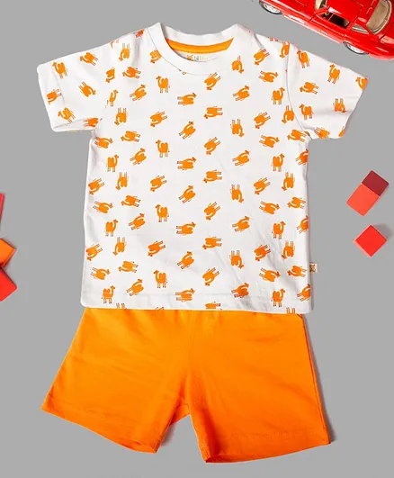 Lil' Roos Half Sleeves Giraffe Printed Tee & Shorts Set - White & Orange
