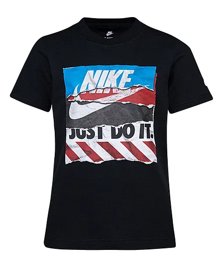 Nike Half Sleeves Logo Print Tee - Black
