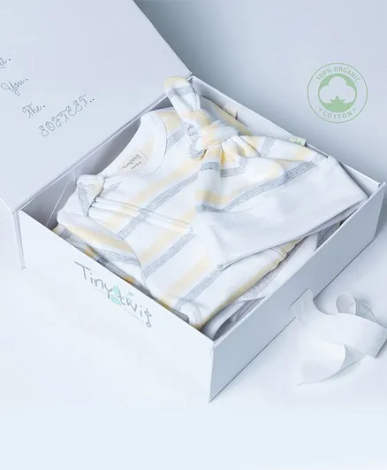 Tiny Twig Gift Box Set Of Full Sleeves Striped Sleepsuit With Beanie & Bib With Rug - White & Yellow