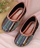 SHOES FOR JUNIORS  Sequins Embellished Threadwork Detailed Mojaris - Pink