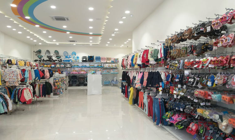 puma store in gaur city mall