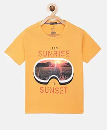 Indian Terrain Half Sleeves Tee Sunrise To Sunrise Print - Yellow