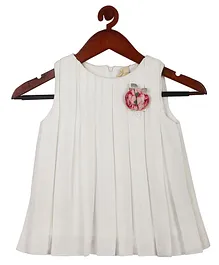 Tiny Girl Sleeveless Solid Pleated Top With Rosette Applique - White