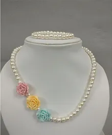 Tiny Closet Rosette And Pearl Detail Necklace And Bracelet Set - Yellow