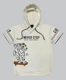 CAVIO Half Sleeves Tiger Printed Hooded T Shirt - White