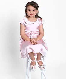 MANET Short Sleeves Peter Pan Collar Neck Pleated Dress With Bow Applique - Baby Pink