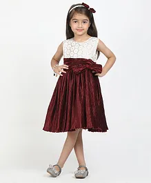 Jelly Jones Sleeveless Hexagon Style Sequin Lines Detail Bow Embellished Crushed Pleated Dress With Headband - Maroon