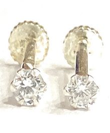 DARSHRAJ Jewels 925 Sterling Silver White Stud 1 Pair - Silver