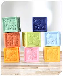 Babyhug Bath In Style Squeeze Building Blocks Set Pack of 8 - Multicolour