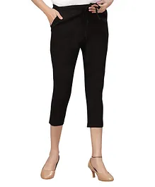 Mama & Bebe Solid Stretchable Capri Pants With Adjustable Waist - Black