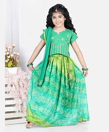 Kinder Kids Half Sleeves Placement Flower Embroidered & Lace Enbellished Choli With Floral Designed Bandhej Lehenga - Green