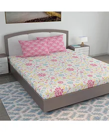 Divine Casa Abstract Blend Cotton King Bedsheet with 2 Pillow Covers - Pink & White