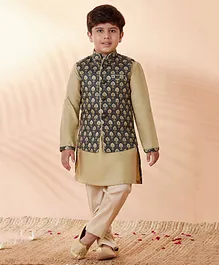 Manyavar Full Sleeves Coordinating Laced Kurta With Seamless Vintage Damask Motif Detailed Nehru Jacket With Pyjama - Pista Green