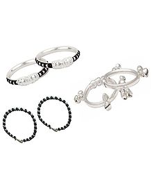 Akinos Kids Pair Of 4 Hand Crafted Brass Alloy Single Layered Beads And Ghungroo Nazariya Bangles - Silver