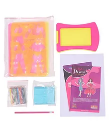 Toymate Fashion Parade A Combo Game of Style Divas And Tracing Trends - Multicolour