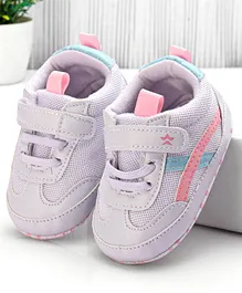 Cute Walk by Babyhug Velcro Closure Booties - White