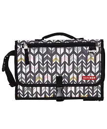 Skip Hop Pronto Portable Mini Changing Mat Station Arrow Design - Multi Color