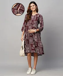 MomToBe Rayon Three Fourth Sleeves Blocked Design Printed Maternity Dress With Concealed Zipper Nursing Access - Maroon