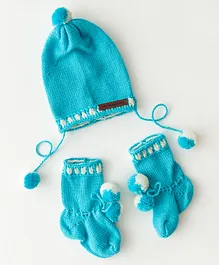 The Original Knit Unisex Self Design Pom Pom Detailed  Handmade Cap With Socks - Blue & White