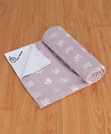 R for Rabbit Dry Nap Waterproof Quick Dry Anti-Piling Fleece Extra Absorbent Washable & Reusable Dry Sheet Toy Print Large - Grey