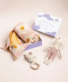 haus & kinder Olly Baby Shower Gift Box : Pack of 3 Blanket, Rattle, Cuddle Cloth