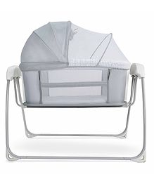Mastela Deluxe 4in1 Bassinet Rocker & Bassinet White Birth to 36 Months (White)