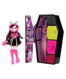 Monster High Draculaura Fashion Doll with Set Pink - Height 32.3 cm