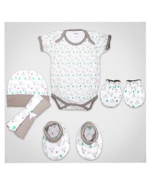 1st Step Baby Gift Set Pack of 6 (Bodysuit, 2 Wash Cloths, A Pair of Booties, A Pair of Mittens and A Hat)