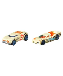 Hot Wheels Color Reveal, Set of 2 1:64 Scale Vehicles with Surprise Reveal & Color-Change Feature (Styles May Vary)