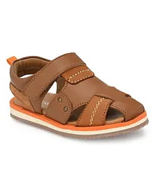 Tuskey Solid Closed Toe Sandals - Brown