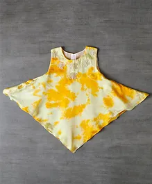 Nino by Vani Mehta Sleeveless Tie & Dye Pattern Handkerchief Top - Yellow