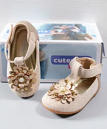 Cute Walk by Babyhug Party Wear Belly Shoes Floral Appliques - Golden