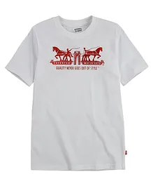 Levi's® Two Horse Pull Logo Print Half Sleeves Tee - White