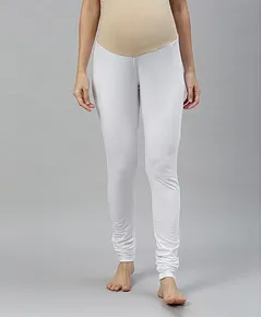 10 Best White Maternity Jeans To Rock During And After Pregnancy