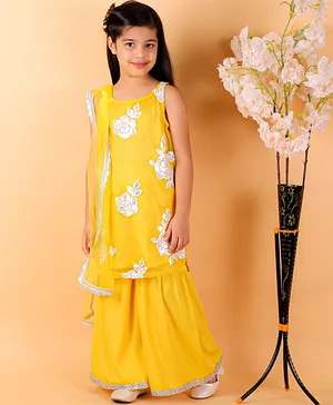 M'andy Sleeveless Roses Patch Kurti With Sharara Pants & Dupatta  - Yellow