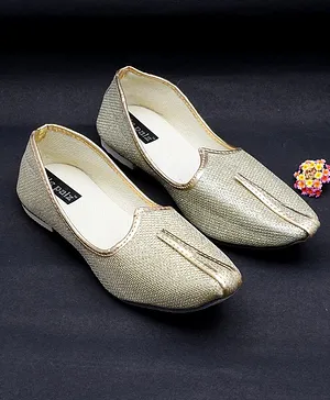 Little Palz Shimmer Finish Mojaris - Golden