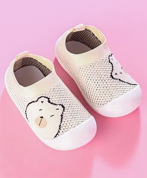 Hoppipola Bear Design Sock Shoes - Cream