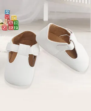 Baby Moo Solid Velcro Closure Booties - White